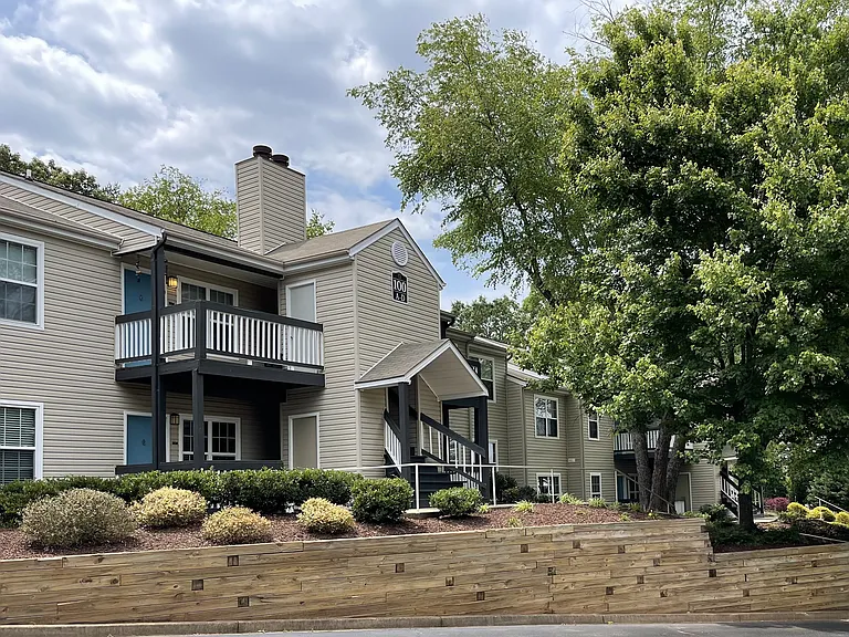 2950 North Apartments — Photo 4