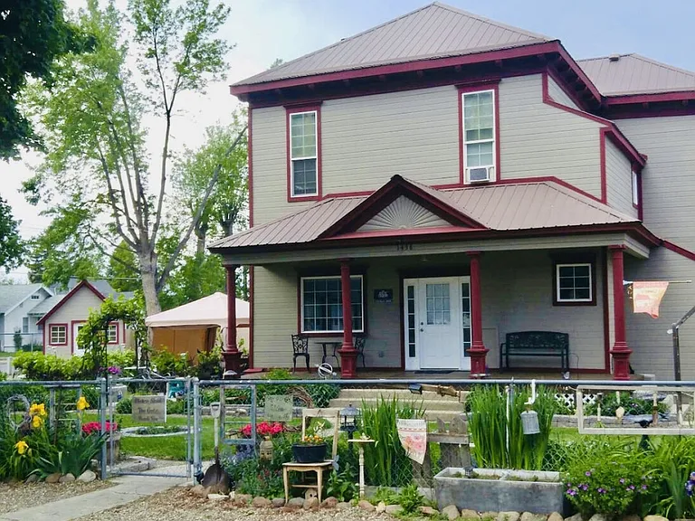 Valley Ave — Photo 1
