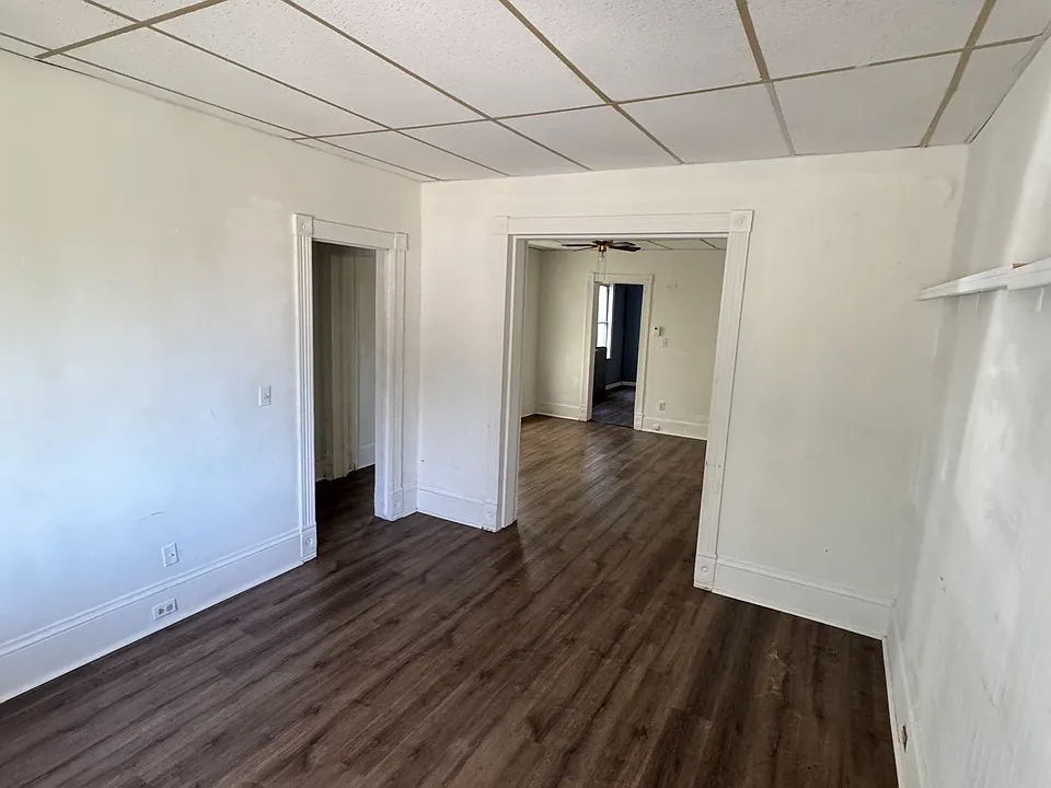 202-204 S Main St
