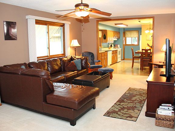 Living Room/Kitchen