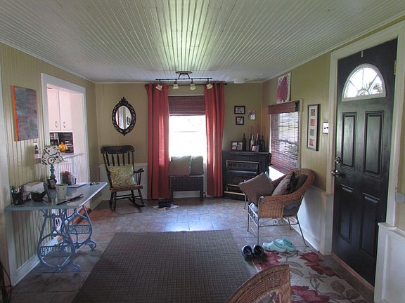 Den/Sun Room