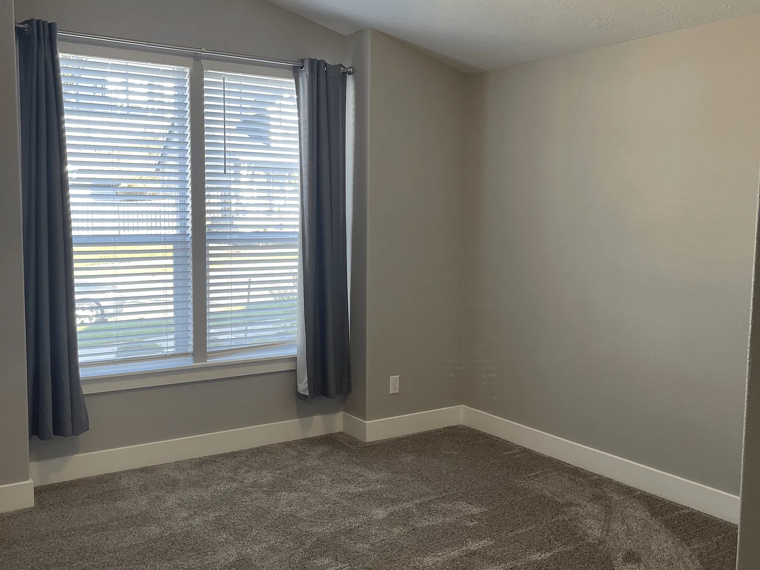4 bed, 1805 sqft, $2,950 — Photo 2