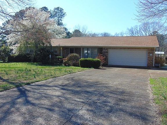 4th image of 2185 Betty Ave