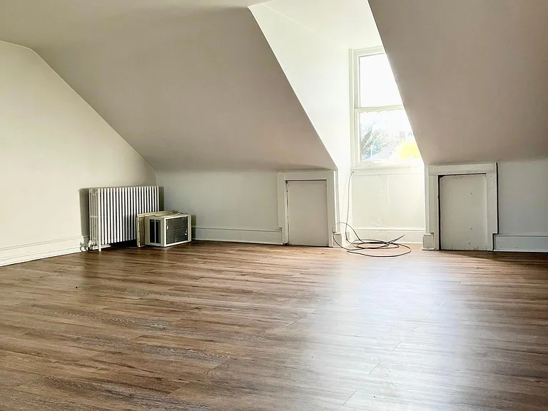 305 E Chestnut St #2 — Photo 8