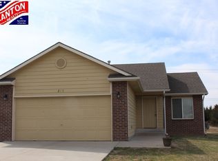 813 Kansa Ave, Junction City, KS 66441