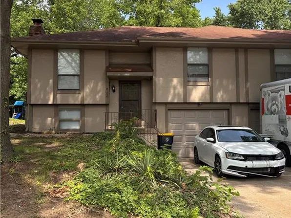 8120-8122 N Stoddard Ave, Kansas City, MO 64152