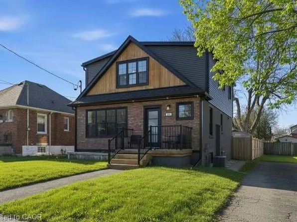 286 E 18th St, Hamilton, ON L9A 4P6