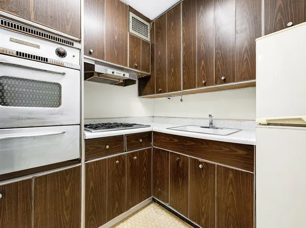 111-20 73rd Avenue image 10 of 22