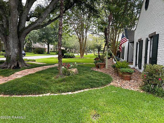 4th image of 301 Old Settlement Rd