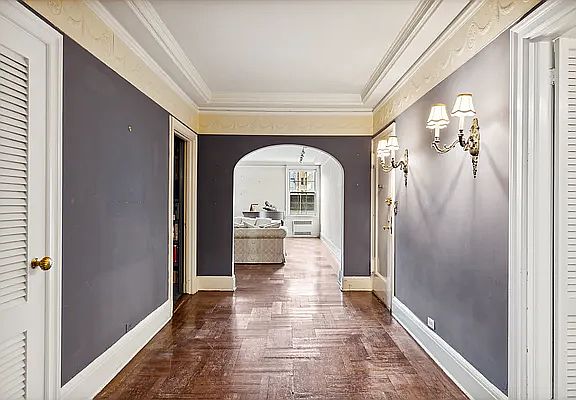 2nd image of 173-175 Riverside Dr W #7A