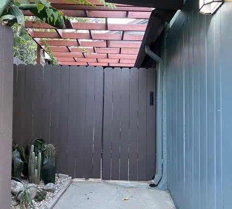 4th image of 2247 Glendale Blvd