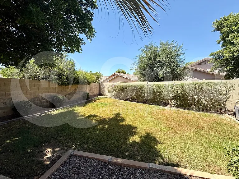 2450 E Darrel Rd — Photo 39
