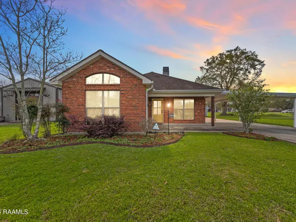1412 Saint Charles St, Breaux Bridge, LA 70517