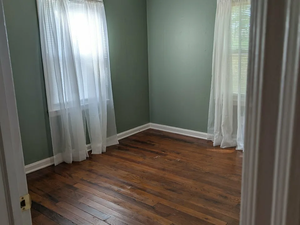 437 Linden Cir