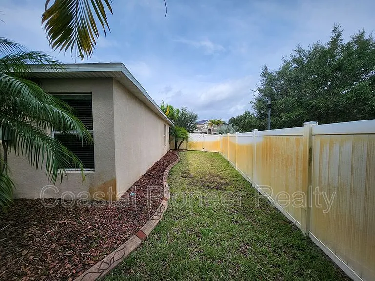 11404 Holmbridge Ln — Photo 62