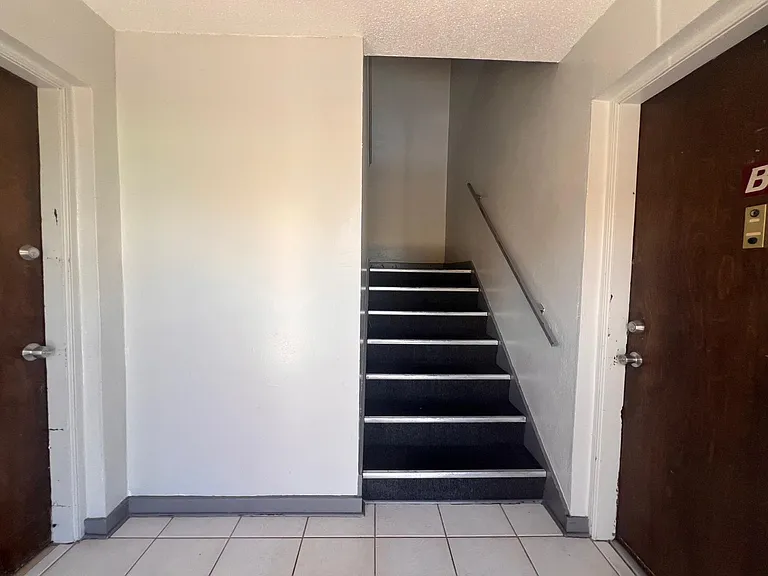 1665 W Oak Ridge Rd #C — Photo 22