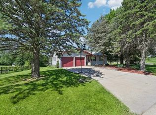 303 Manor Dr, Mount Horeb, WI 53572