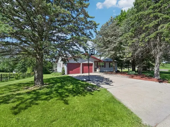 303 Manor Dr, Mount Horeb, WI 53572