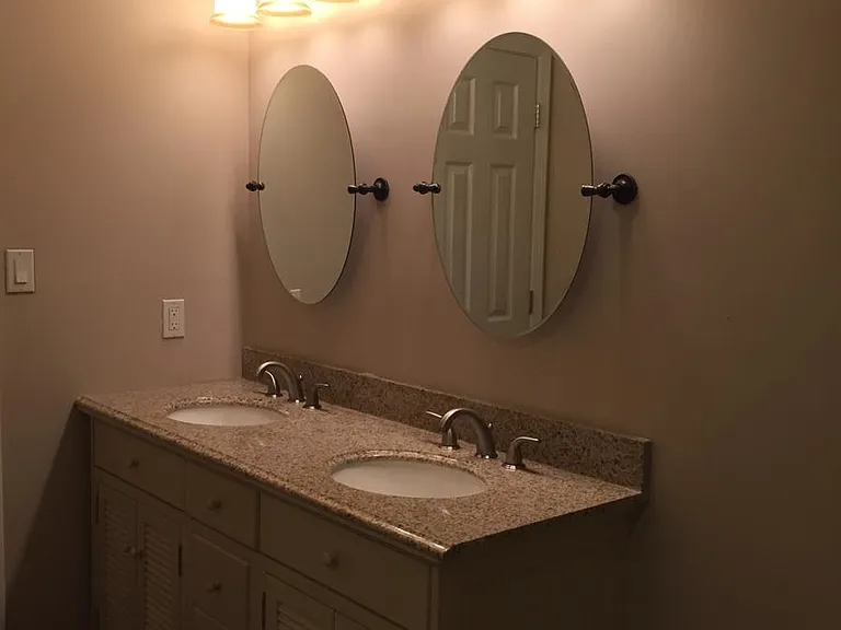 2073 Royal Ct NW — Photo 10