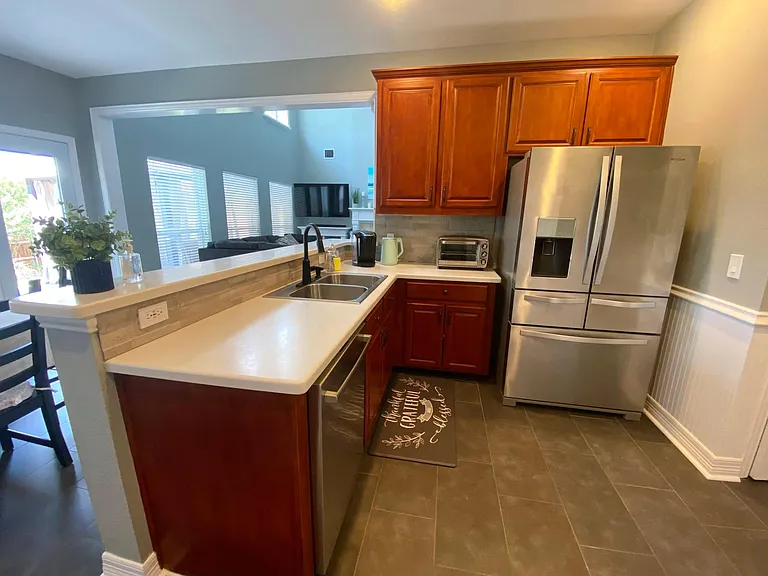 2125 Columbia Dr — Photo 12