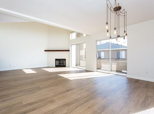 553 Hygeia Ave APT B, Encinitas, CA 92024