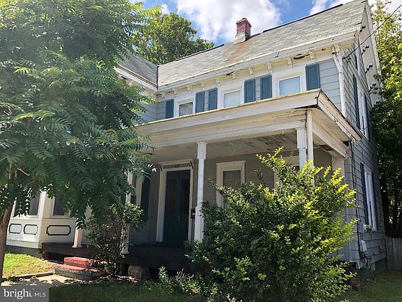 4th image of 124 W Commerce St