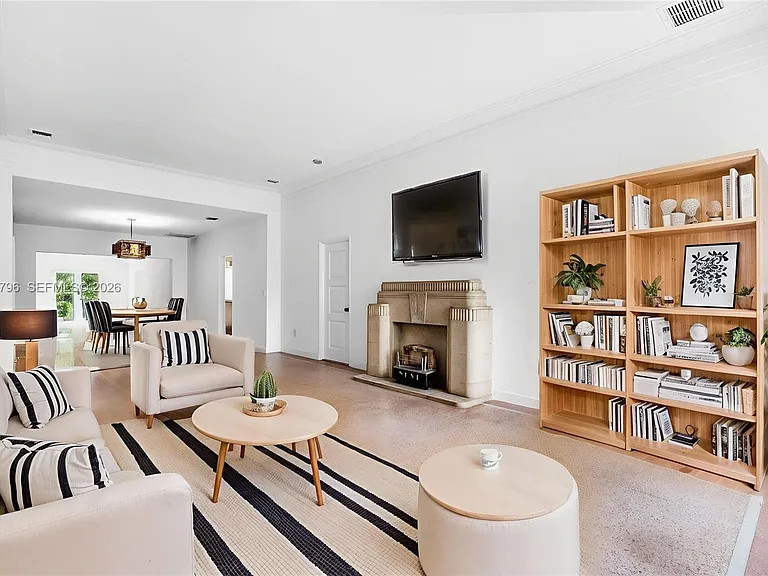 1232 Lenox Ave — Photo 1