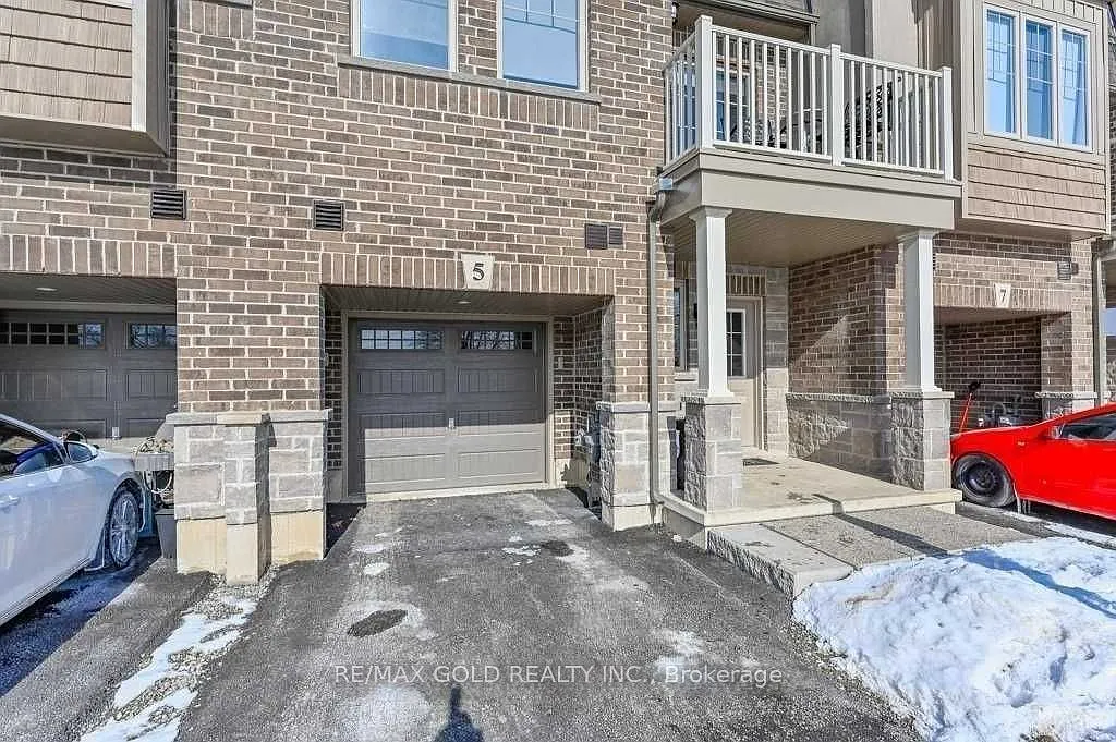 2 bed, $2,500 — Photo 2