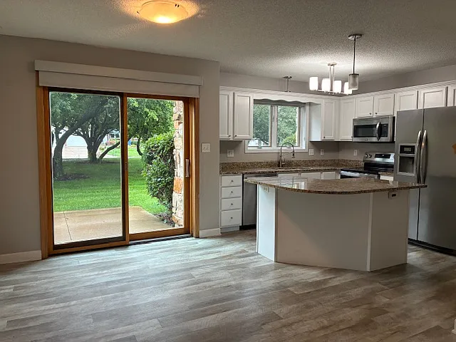 811 Burr Oaks Dr #1403 — Photo 5