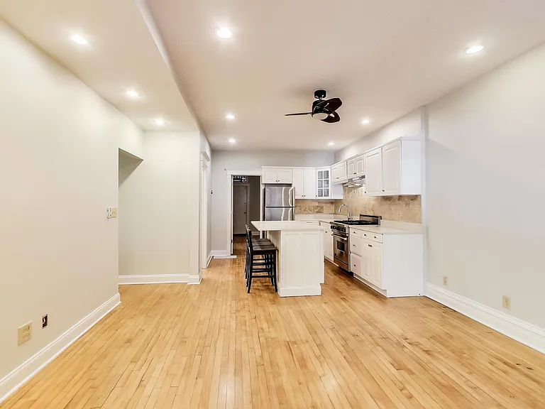2323 W Dickens Ave #1 — Photo 6