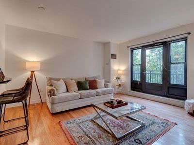 519 Harrison Ave APT D421, Boston, MA, 02118