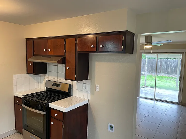 1333 Woodside Dr — Photo 15