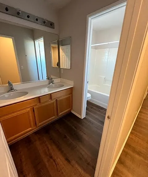 11086 Hillsborough Ct — Photo 21
