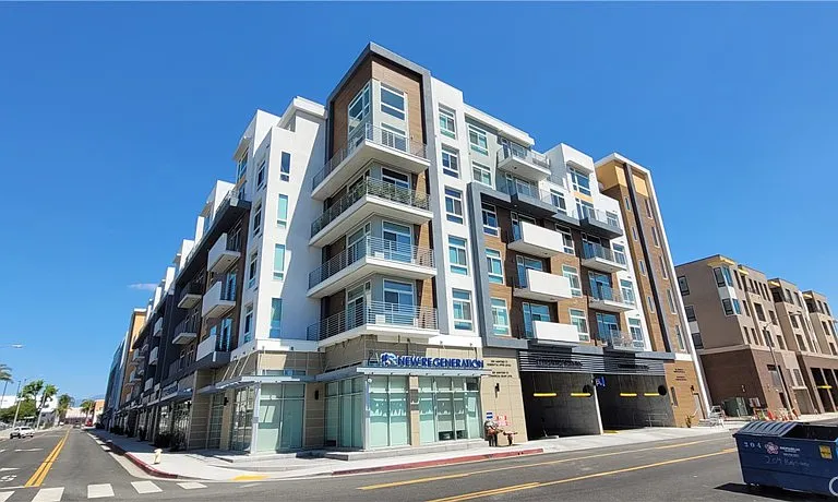 168 S Monterey St #408 — Photo 2