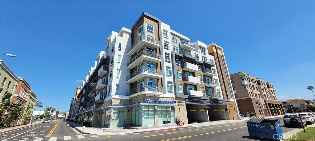 Building Photo - 168 S Monterey St #408