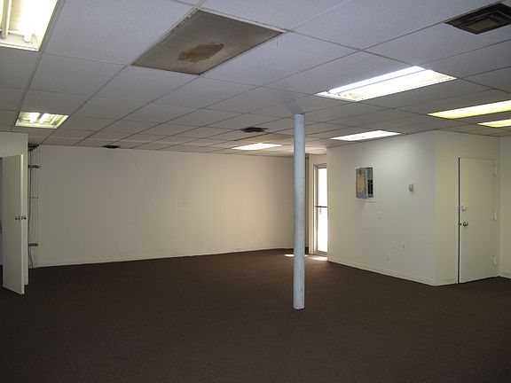 3rd image of 538 Bay St APT 2
