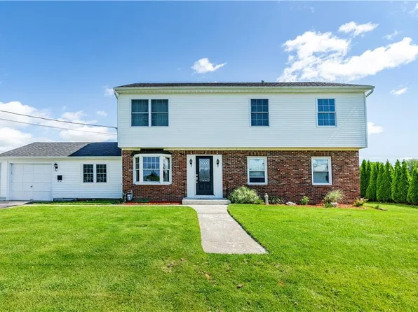 74 Brookhaven Dr, East Providence, RI 02914