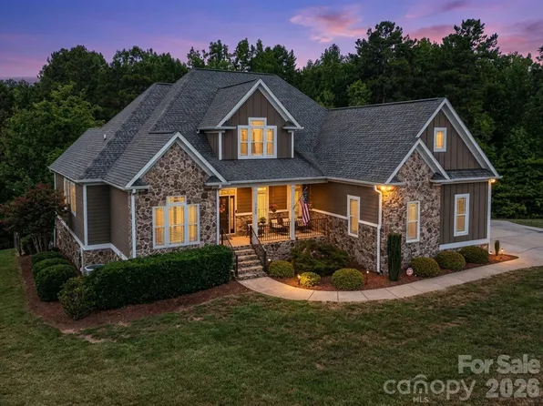 3167 James Plantation Dr, Denver, NC 28037