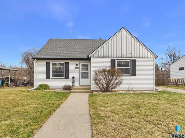 636 N Leadale Ave, Sioux Falls, SD 57103