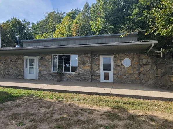 1099 Shady Ln, Boston, KY 40107