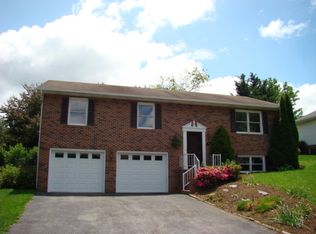 165 Cove Hills Dr, Wytheville, VA