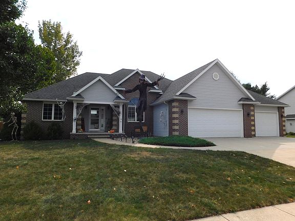 2nd image of 310 Ashwood Ct