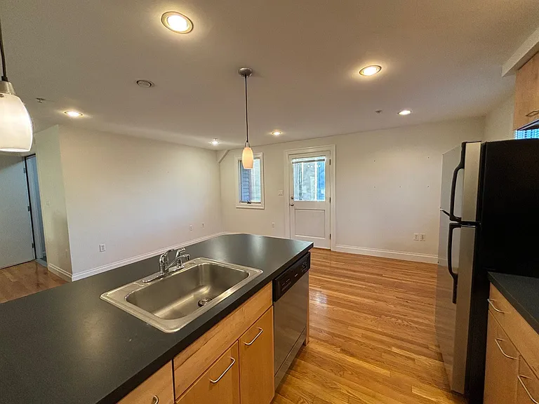 1012 Massachusetts Ave — Photo 6