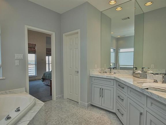 5th image of 903 Cat Hollow Club Dr APT 1