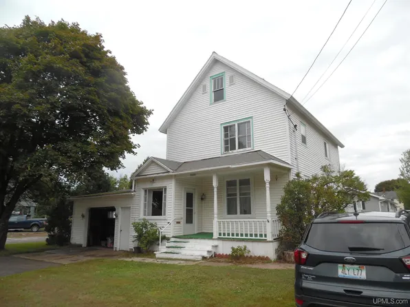 55888 Lake Linden Ave, Laurium, MI 49913