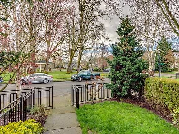 4th image of 5873 NE Alder St