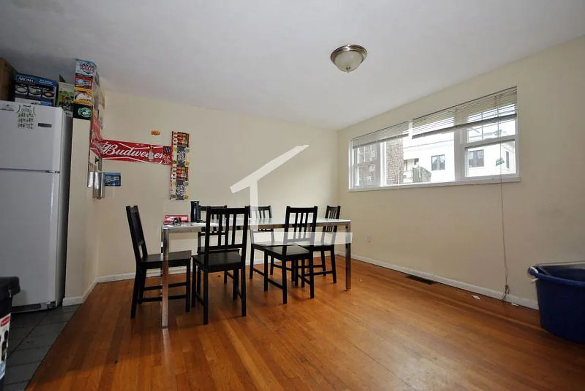 Building Photo - 127 Glenville Ave #1A