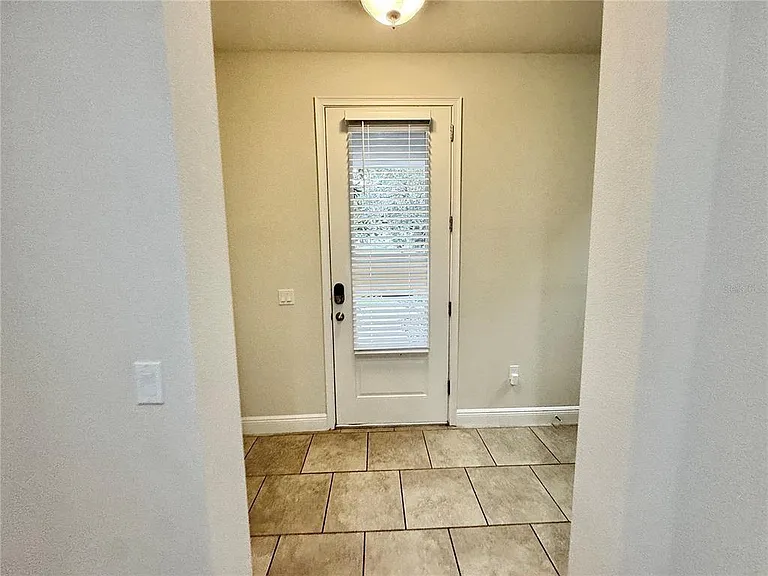 7208 Milestone Dr — Photo 37