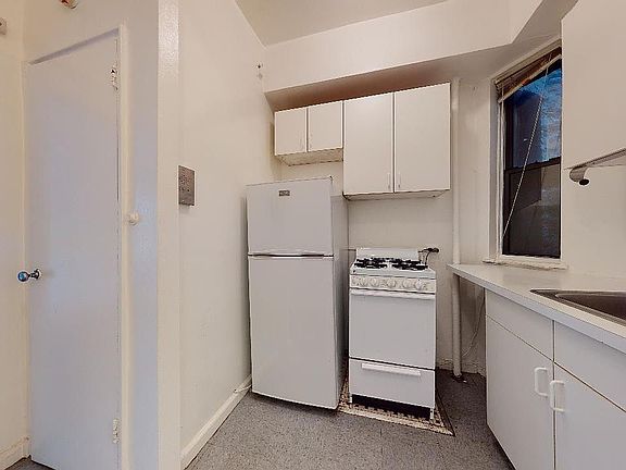 3rd image of 406 E 83rd St APT 2B