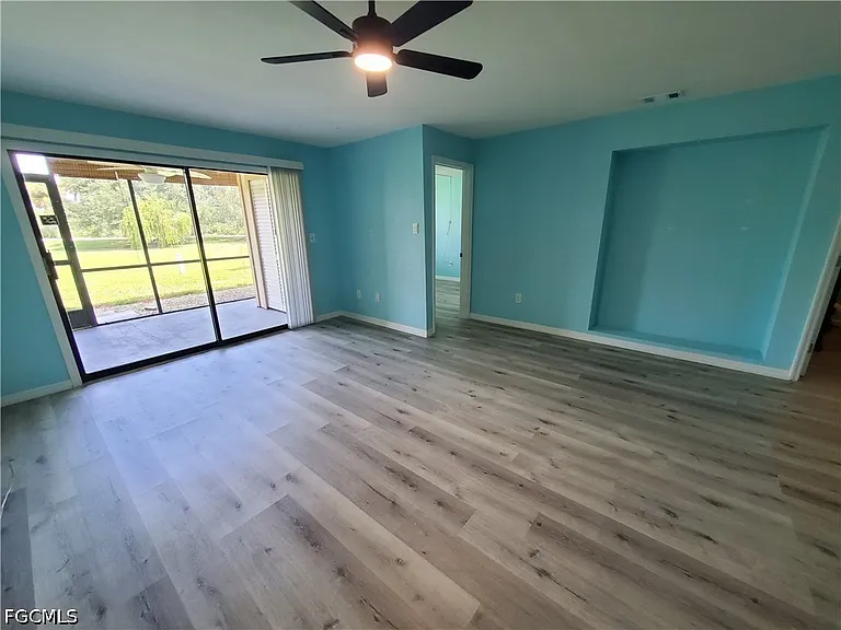 1055 Palm Ave #214 — Photo 13